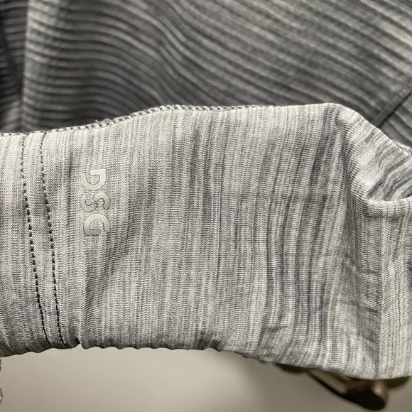 NWT Men's 1/4 Zip running Pullover - Picture 7 of 8